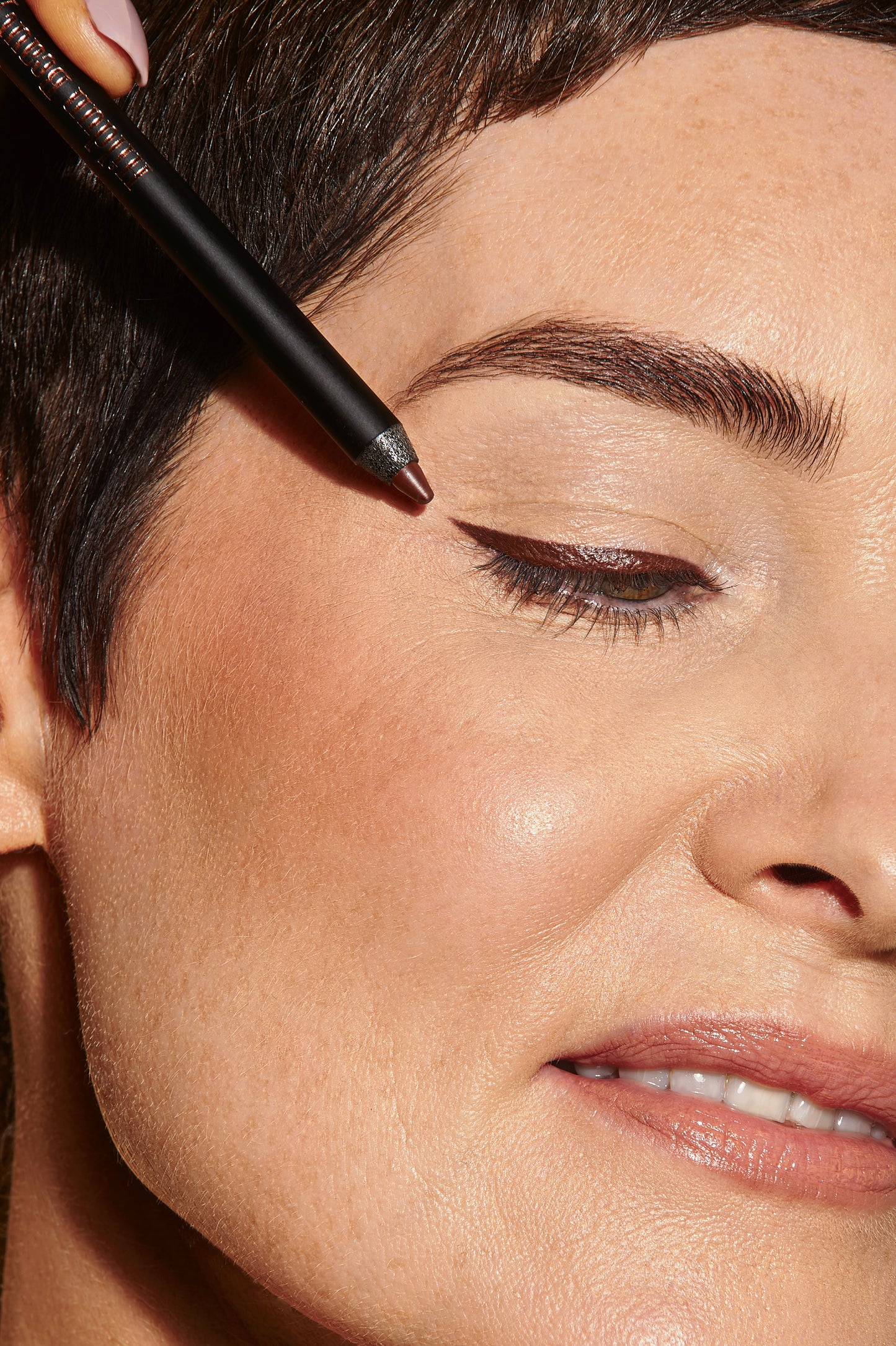 Silk to Set Kajal liner Pecan, warm brown eyeliner, eye liner for all eye colours, Hildun beauty, creamy, smooth, no drag, suitable for all ages